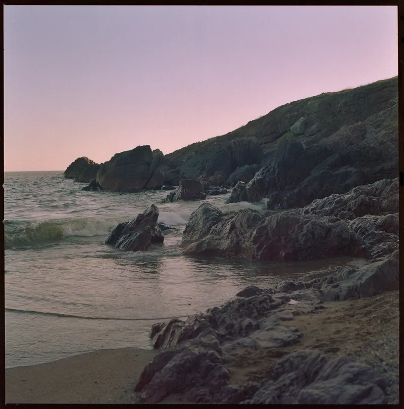 Playa Las Grutas, Punta del Este shot on Kodak Portra 800 with a Hasselblad 500C/M, developed at Fotototal, by Nando.Uruguay