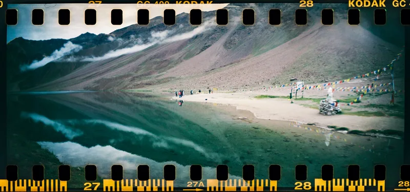 Film photo shot on Kodak UltraMax 400 with a Lomography Sprocket Rocket, by Tabi Hituji