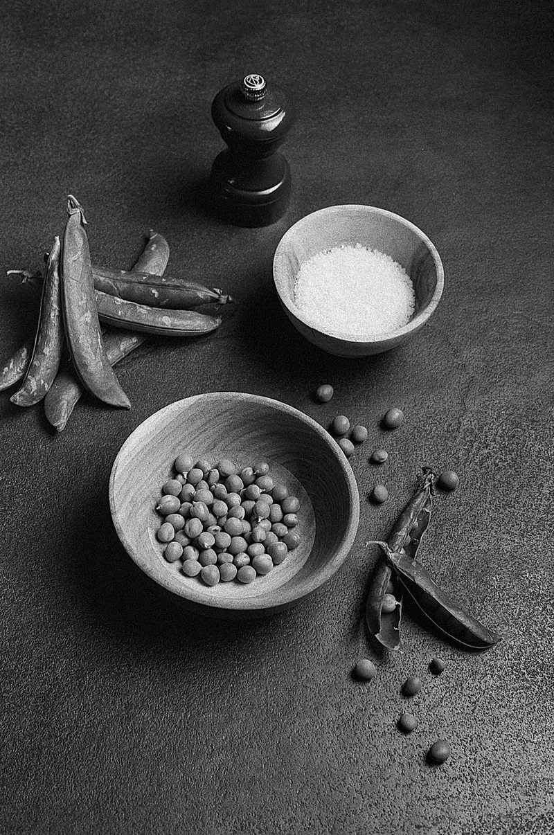 Petits Pois shot on Orwo Wolfen NP100 with a Pentax Spotmatic SP, developed at Home / Self-Developed, by Cyril b.