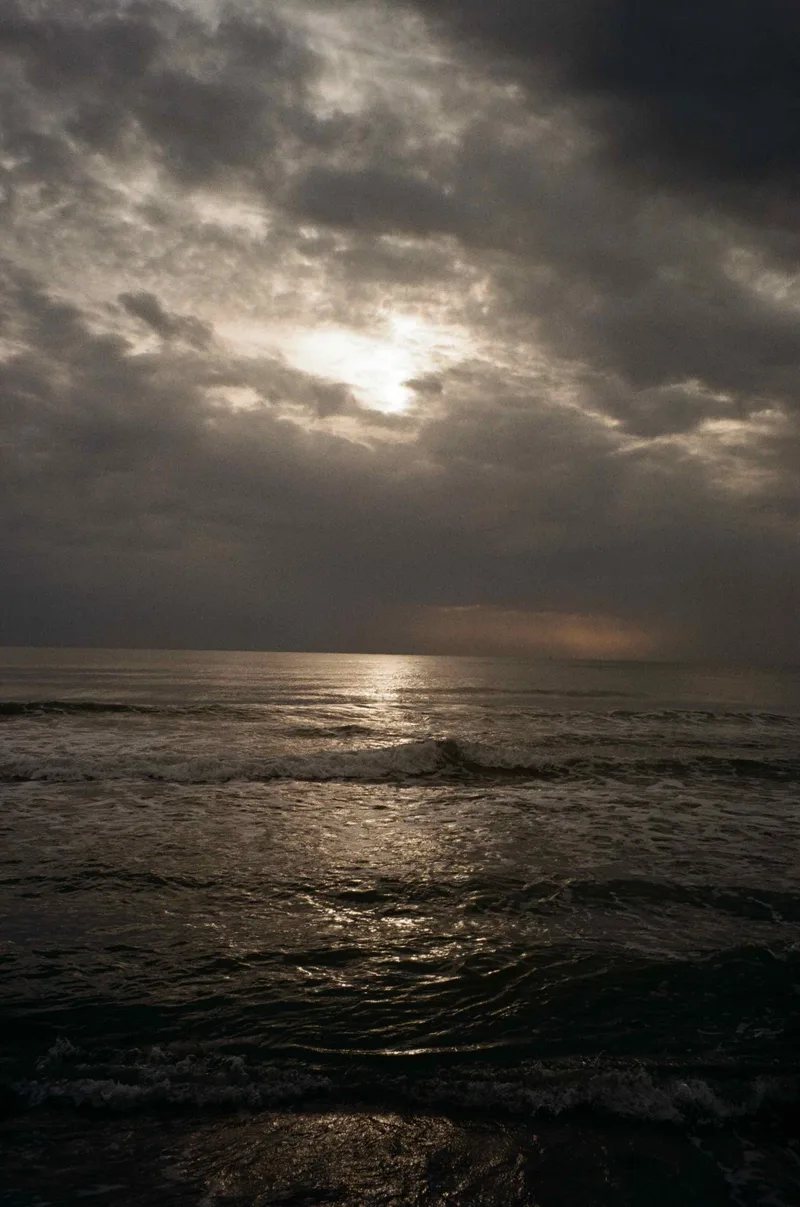 this water knows it all shot on Kodak Gold 200 with a Canon PrimaZoom70F, developed at Film Speed Lab, by Ayşegül