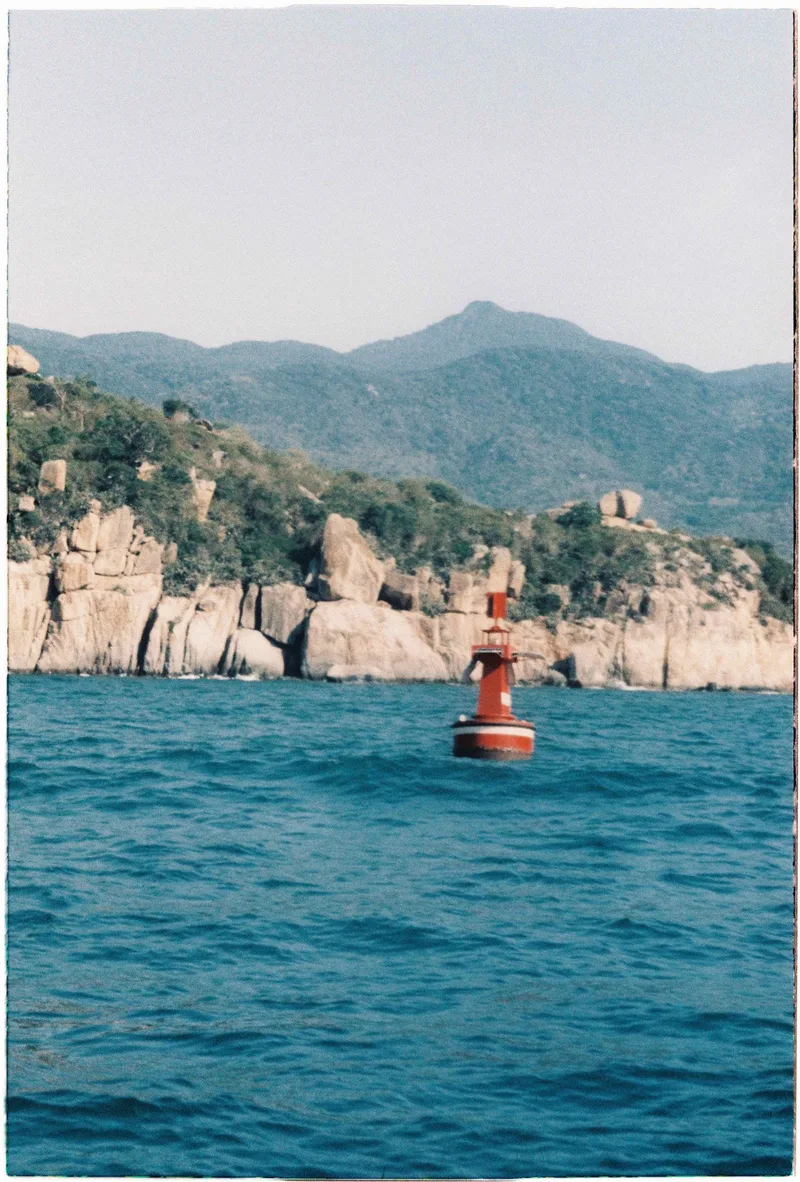 Vĩnh Hy shot on FilmNeverDie IRO 400 with a Olympus Mju II Zoom 80, developed at 47plus minilab, by nivhty123
