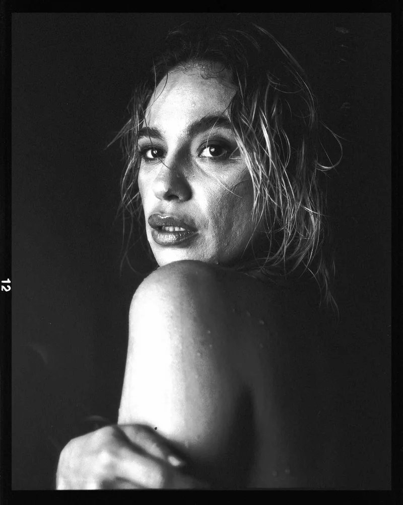 Marika Esposito / Portrait shot on Foma Fomapan 400 Action with a Mamiya RB67 Pro S, by Cesco