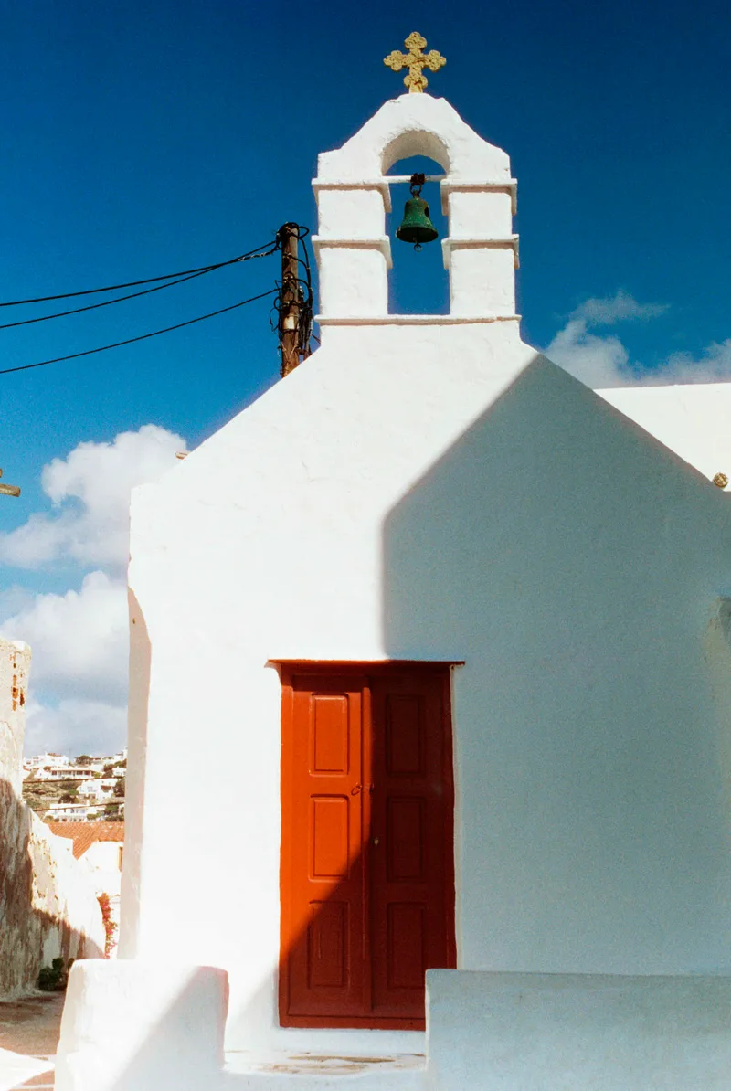 Film photo shot on Candido Collective Candido400 with a Leica II, developed at Ghisa Film Lab, by Francesco Mocellin