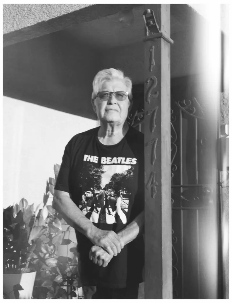 Light Leak Portrait shot on Ilford Kentmere Pan 400 with a Fujifilm GS645Pro, developed at Tuttle Cameras, by burntsoup06