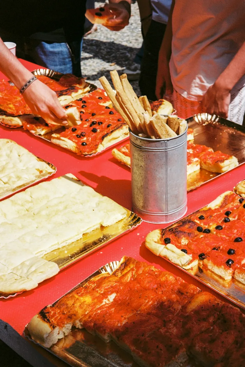 Un bel aperitivo shot on Kodak Ektar 100 with a Olympus Stylus Zoom 70 QuartzDate, developed at Dubblelab, by guillermo agudo