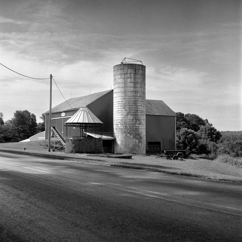 barn shot on Ilford FP4 Plus 125 with a Rollei Magic II, by oukat