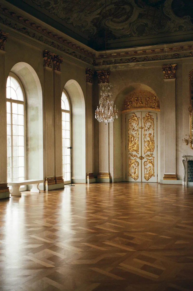 Charlottenburg shot on Kodak UltraMax 400 with a Leica M6, developed at Fox Film Lab, by Adrian