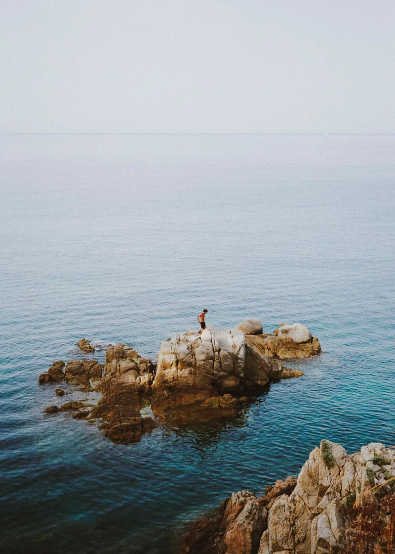 Film photo shot on Kodak ColorPlus 200 with a Rollei 35S, developed at Carmencita, by Jordi Sales