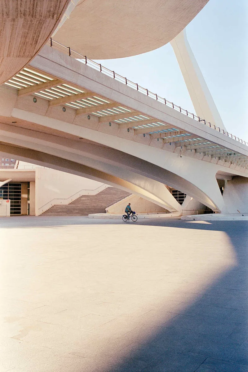 Valencia#1 shot on Kodak Vision 3 250D with a Nikon F100, developed at Sunbath Film Lab, by Raynald