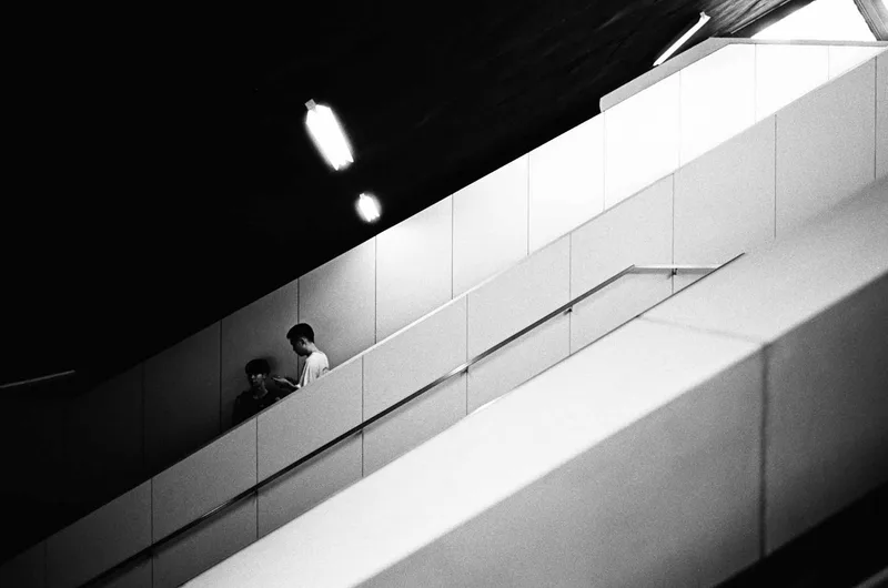 Descend shot on Kodak Tri-X 400 with a Leica M-A, developed at 自由數位, by M.Y.T Liu