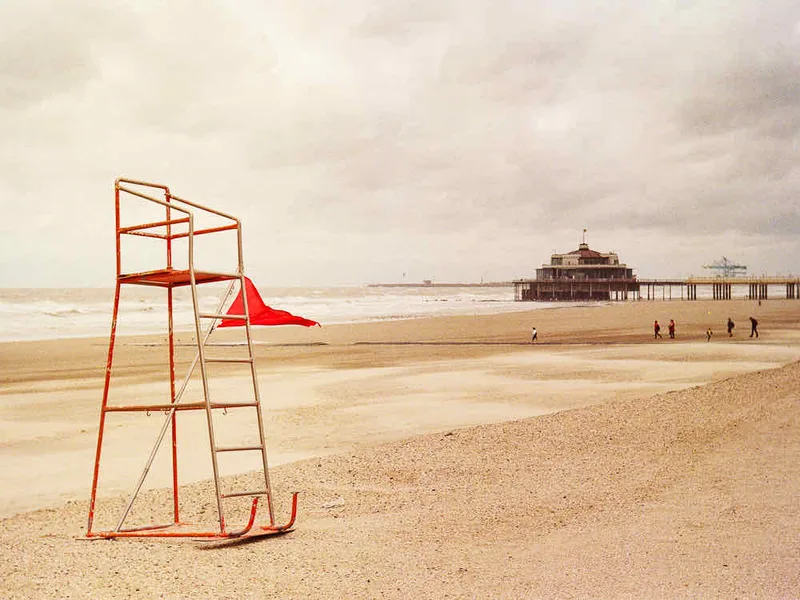 Blankenberge shot on Kodak Portra 400 with a Leica IIIF, developed at Home / Self-Developed, by Raynald