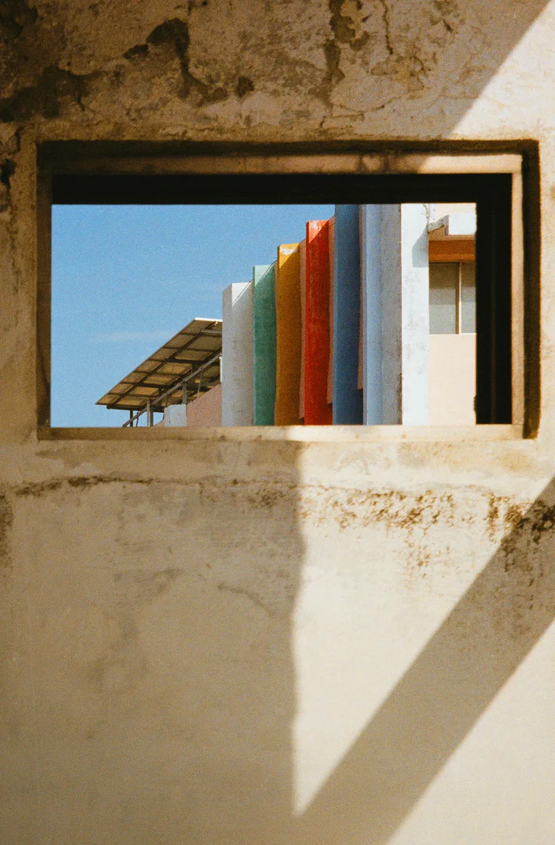 Film photo shot on Fujifilm 200 with a Canon Prima Zoom F Date, developed at 麗來攝影, by Calvin W