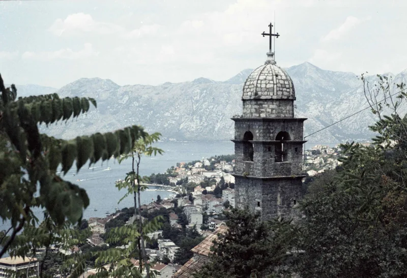 Kotor shot on Lomography LomoChrome Metropolis 100 with a Canon AT-1, by Andrew
