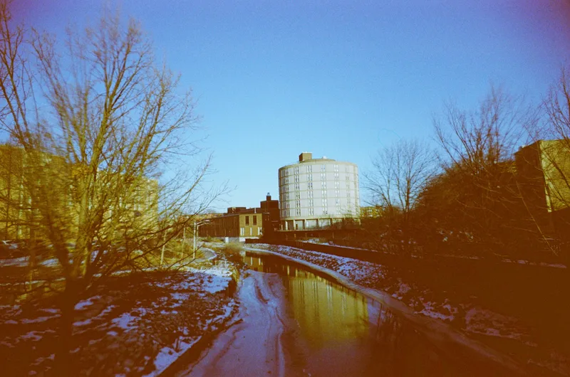 Film photo shot on Dubblefilm Pacific 400 with a Lomo Apparat, developed at Reformed Film Lab, by parker
