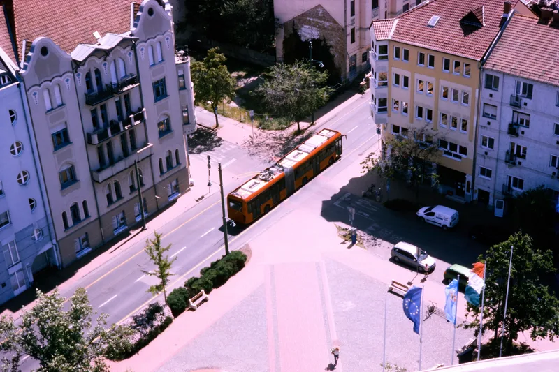 Film photo shot on Kodak Aerocolor 125 with a Olmypus OM30, developed at Budachrome, by Konappy