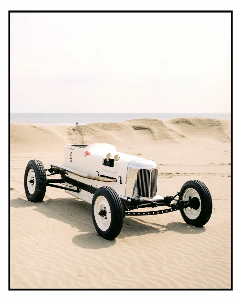 Beach race shot on Kodak Kodacolor 200 with a Contax G2, developed at Osawa Camera, by Marc