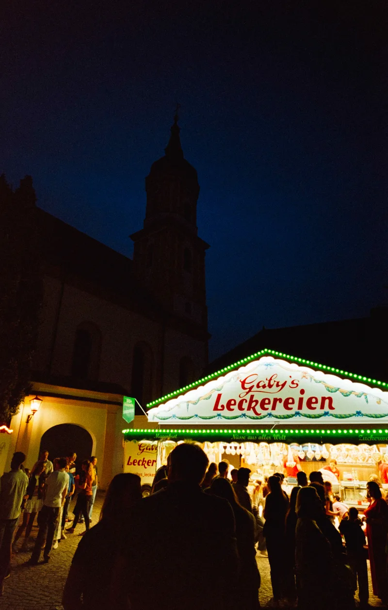 gaby‘s leckereien shot on Kodak Gold 800 with a Contax G1, developed at Safelight, by Jagl
