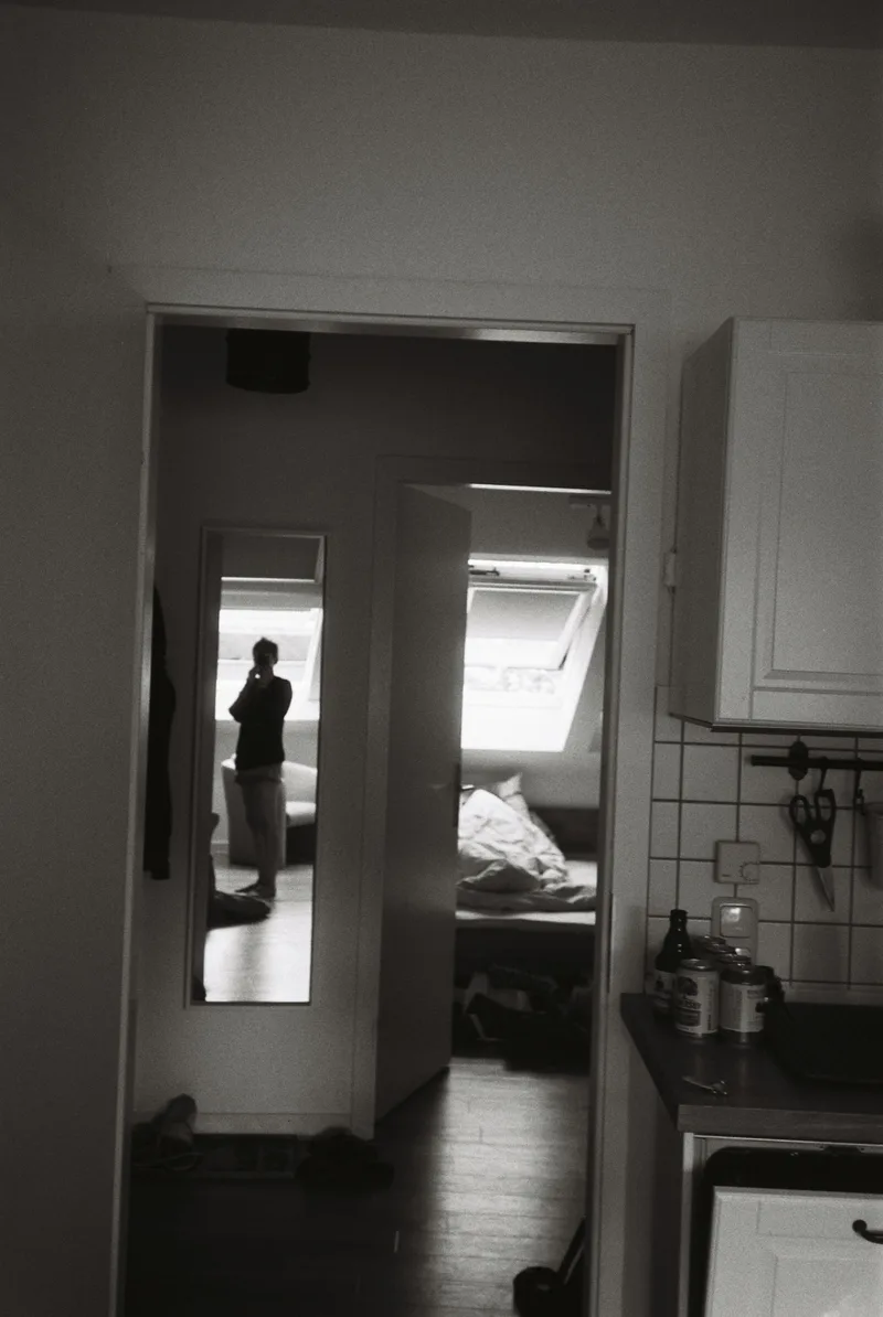 Film photo shot on Agfa APX 100 with a Leica Mini Zoom, developed at Fotolabor Görner Dresden, by schmo