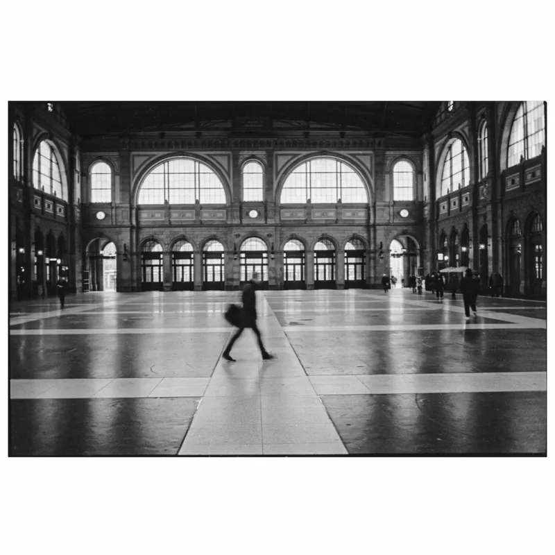 Zürich HB, 2025 shot on Fujifilm Neopan Acros 100 with a Rollei 35, developed at Home / Self-Developed, by wholegrain