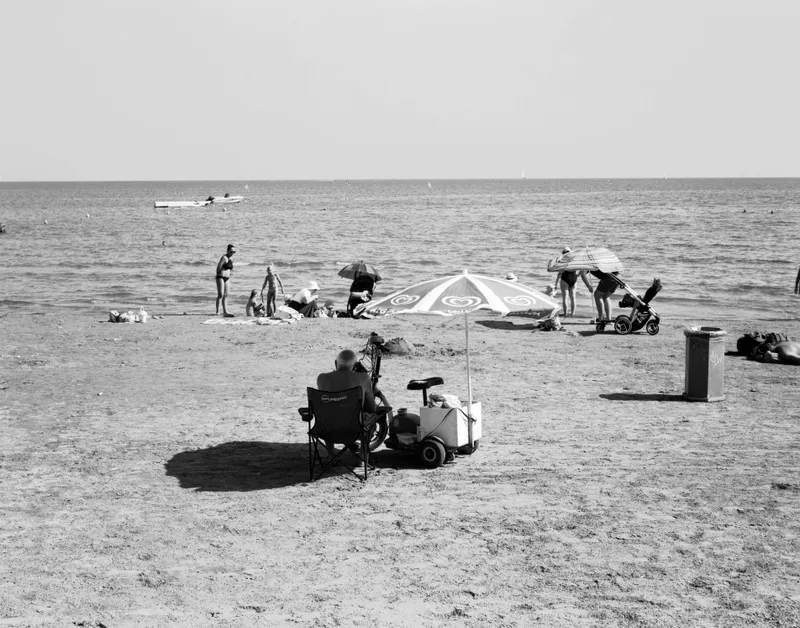 Shade shot on Ilford Delta 100 with a Fuji GW670III, by Mateusz Goliath