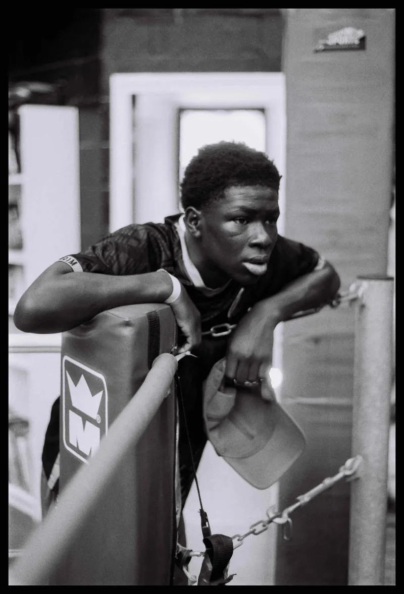 Yaya shot on Ilford HP5 Plus 400 with a Minolta X-500, by Yves B