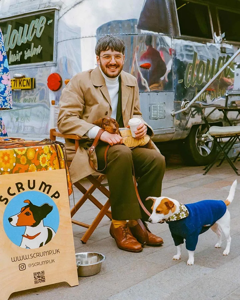Two dogs a charm shot on Kodak UltraMax 400 with a Leica M6 TTL, developed at London Film Lab, by Mark Luke Grant