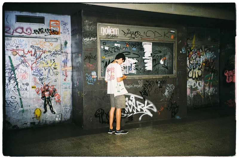 Suburbio de Madrid shot on Kodak Proimage 100 with a Canon Sure Shot 70, developed at Carmencita, by Zilviconst