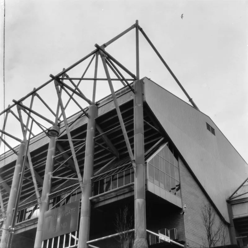 St. James’ Park shot on Bones Bones B&W with a ARAX 88CM, developed at Home / Self-Developed, by Mark Beadle