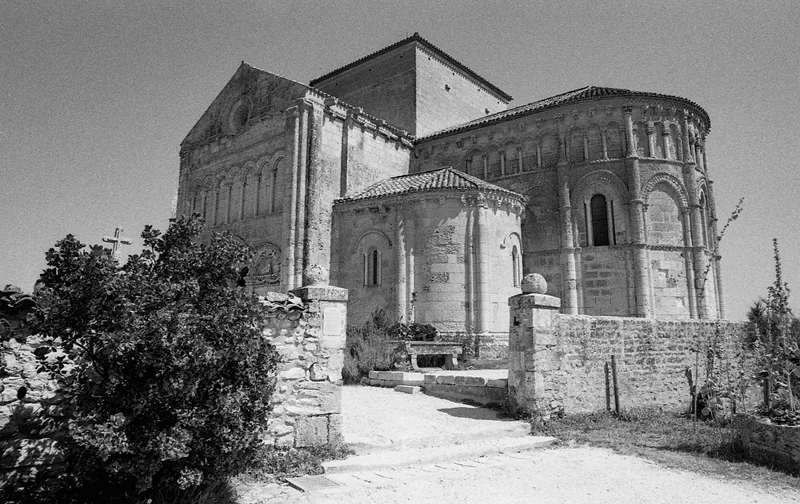 Saintonge shot on Kodak Tri-X 400 with a Nikon F4, by Sébastien JACOB