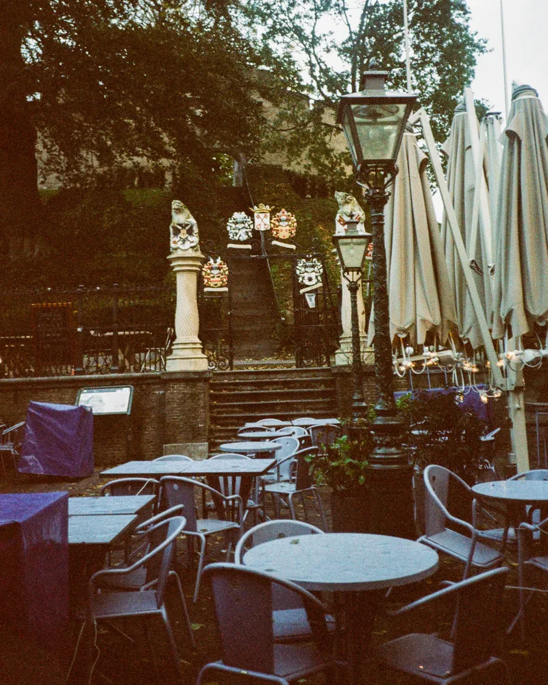 Film photo shot on Ilford Ilfocolor 400 Plus with a Olympus AF-1 Super, developed at Foto Verweij, by Steph