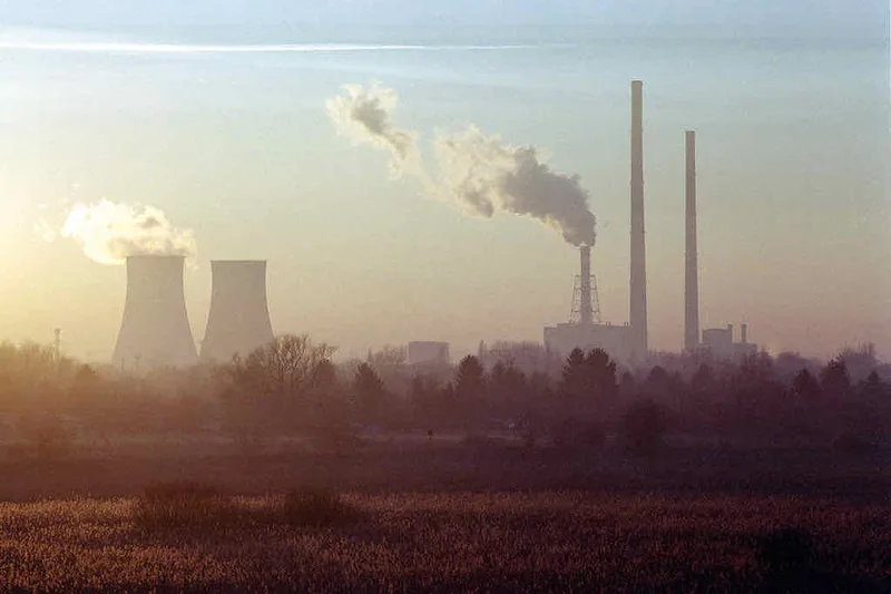 Łeg - Cracow’s heat and power plant. shot on Fujifilm FujiColor C100 with a Contax 167MT, by Kamil Kowalkowski