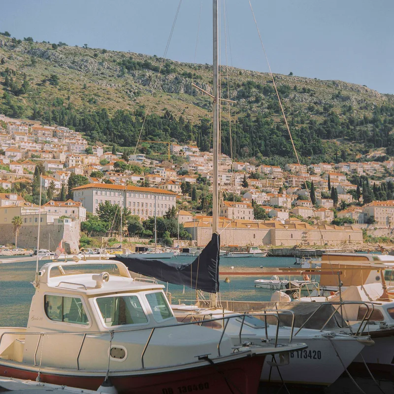 🛥️ shot on Lomography CN 400 with a Yashica D, developed at Dotwell Photo, by Prima Chan