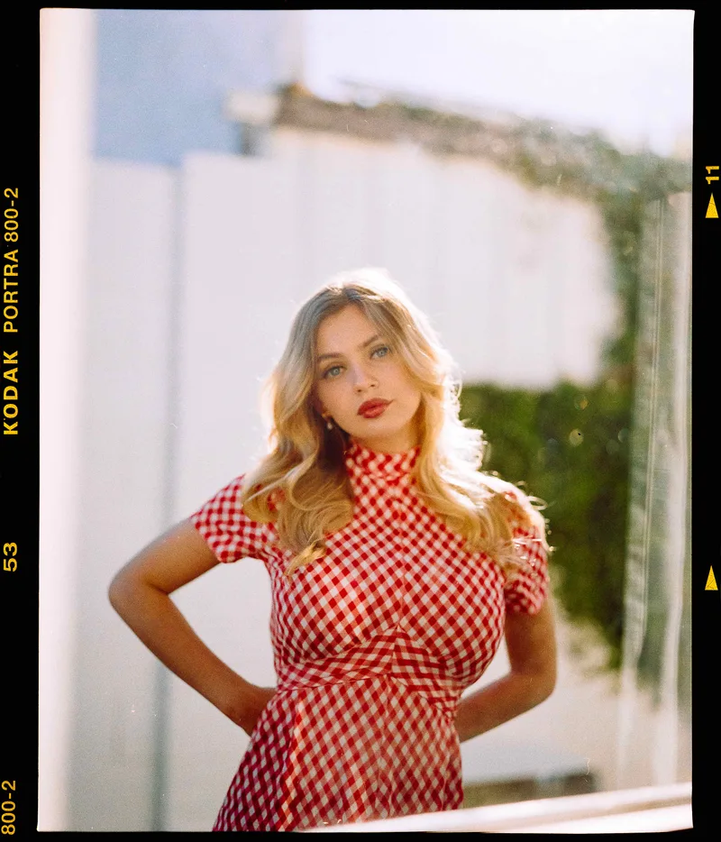 Hello shot on Kodak Portra 800 with a Pentax 67, developed at Home / Self-Developed, by Robert Luxun