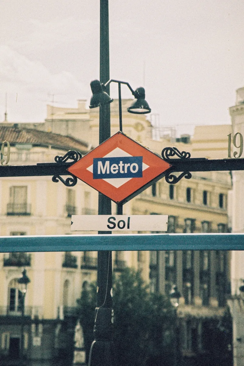 Sol: a metro station shot on Lomography LomoChrome Color '92 with a Pentax MZ-50, developed at Dubblelab, by guillermo agudo