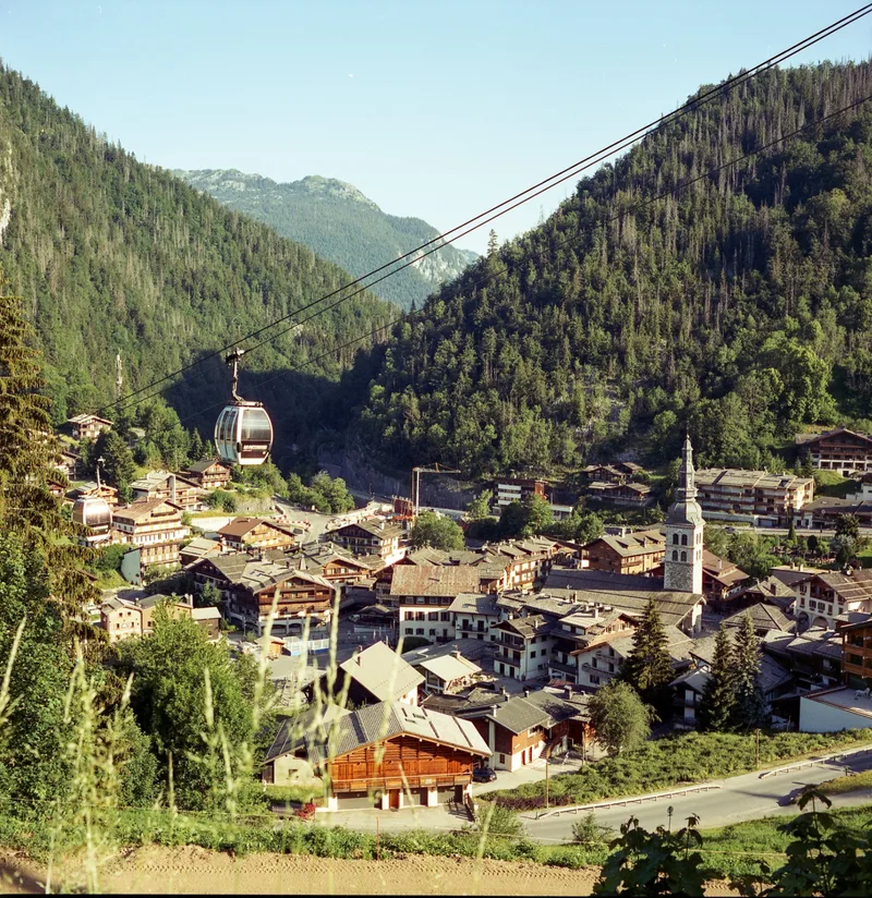 La Clusaz 74 shot on Cinestill 400D with a Rolleiflex T, developed at Home / Self-Developed, by MARCO PHOTOS