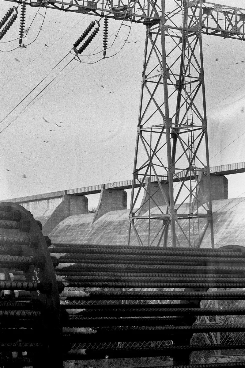 Mansfield Dam shot on Ilford HP5 Plus 400 with a Kodak Pocket No. 1, by fin du temps