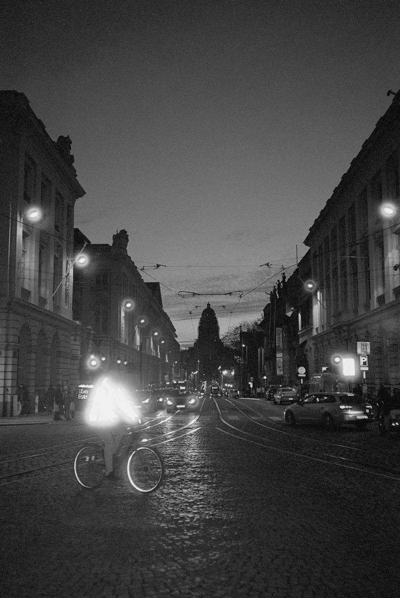 Brussels by night shot on Cinestill BWXX 200 with a Olympus Mju-1, developed at Photo Galerie, by Fautedetime
