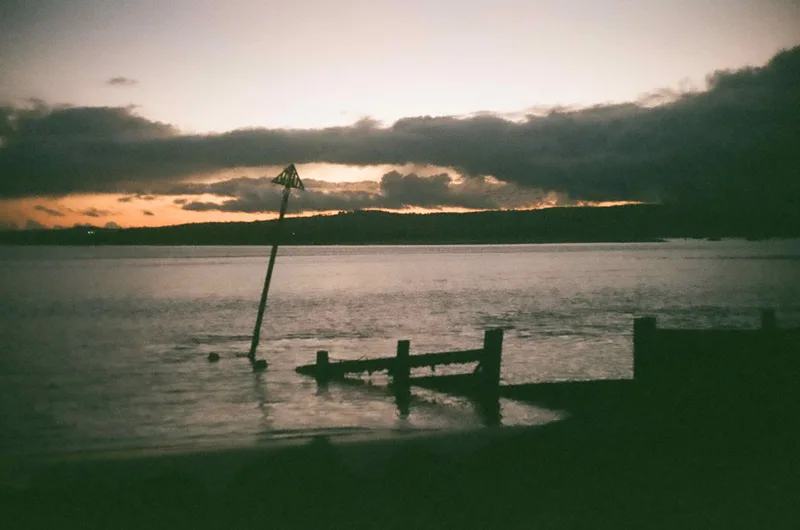 Exmouth at sunset shot on Fujifilm Superia 200 with a Yashica Electro 35, developed at Exmouth Photo Services, by Matt Duriez