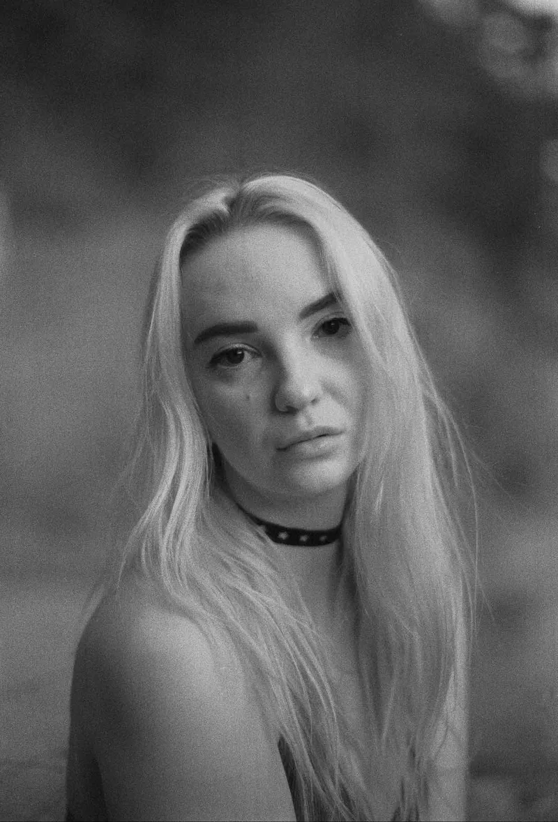 Sarah shot on Foma Fomapan 400 Action with a Nikon N80, developed at Home / Self-Developed, by Django