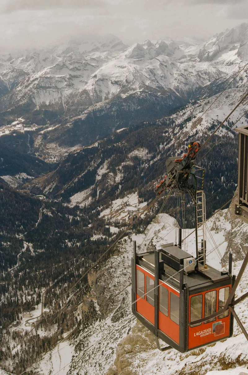 Descent from the summit shot on Kodak Gold 200 with a Fujica STX-1, developed at Rtp Fotografia - Torino, by aleristo