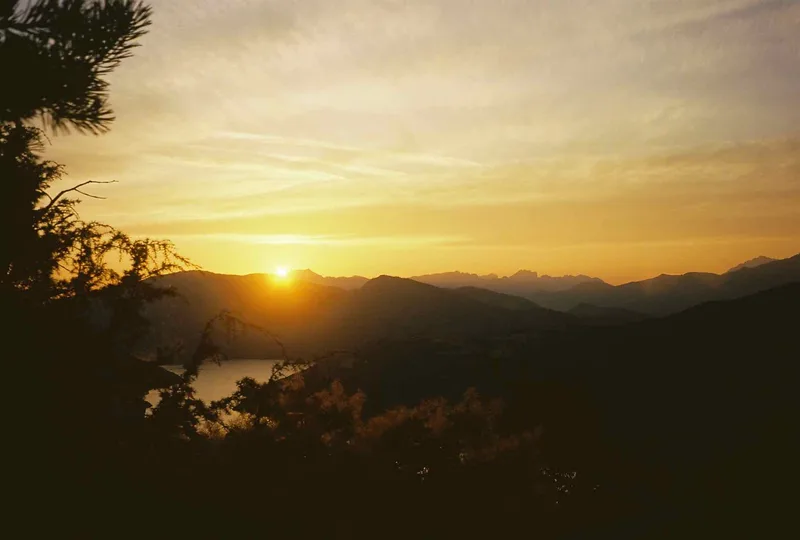 Sunset montagnard shot on Kodak Ektar 100 with a Canon Prima Super 105, developed at Labo Linea, by Lucas