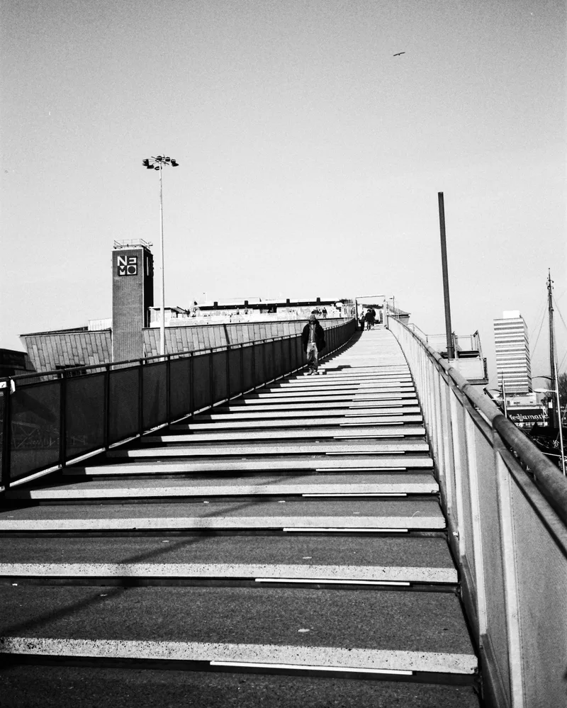 Film photo shot on Ilford PanF Plus 50 with a Olympus AF-1 Super, developed at Foto Americaine, by Steph
