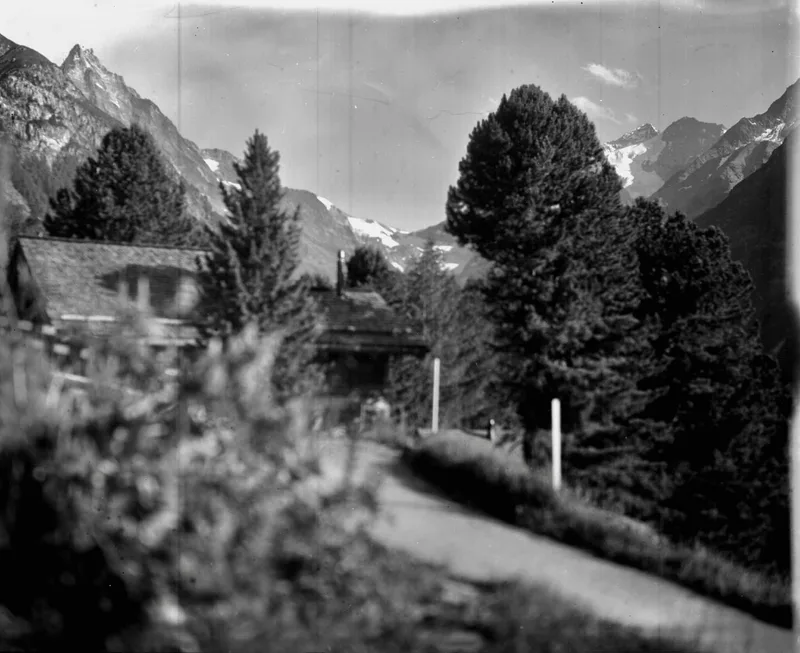 Chez Simon shot on Rollei Ortho 25 Plus with a Graflex Speed Graphic, by e_mphoto