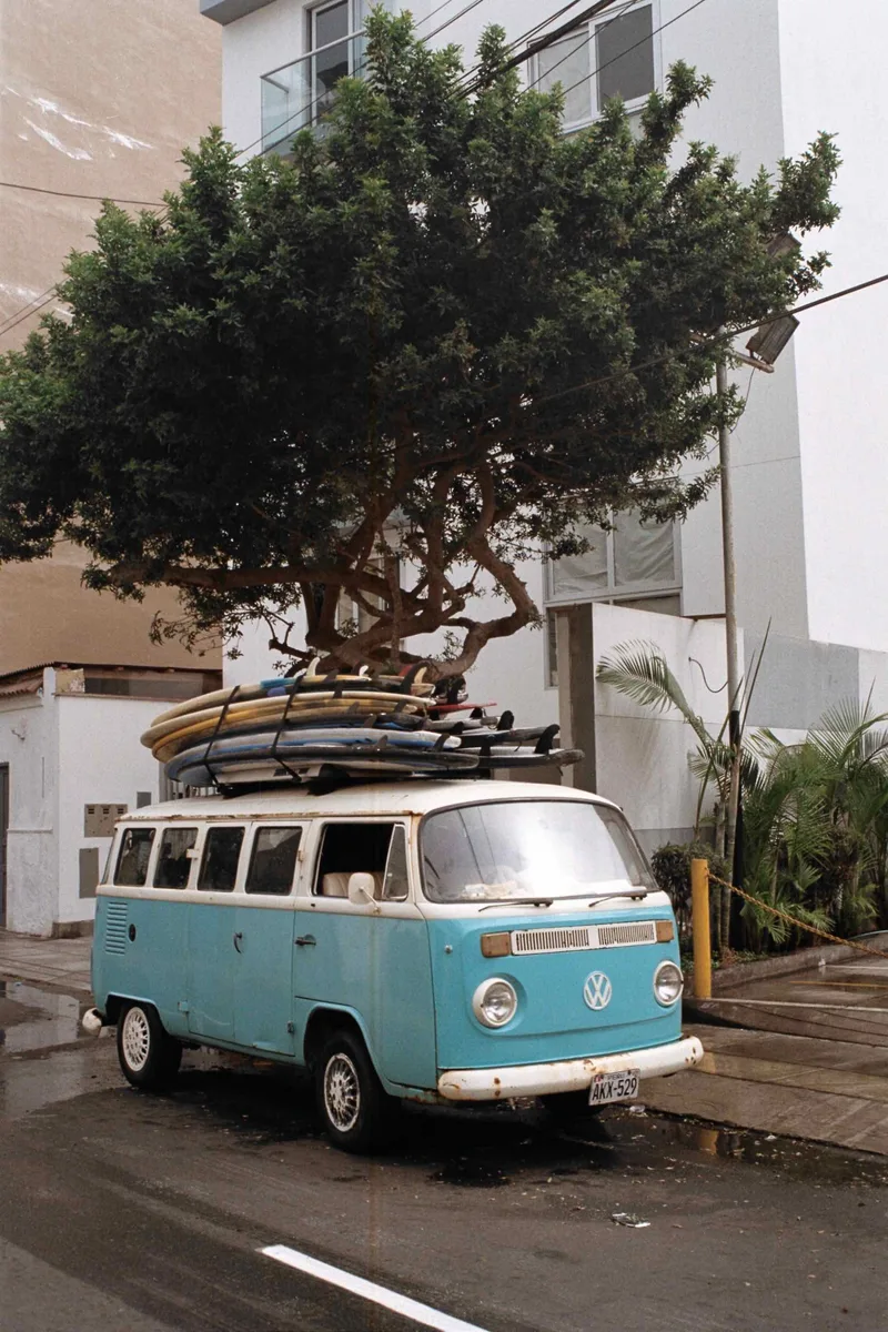 Surf Peru shot on Kodak ColorPlus 200 with a Minolta XG-M, by Anita Senff Arias