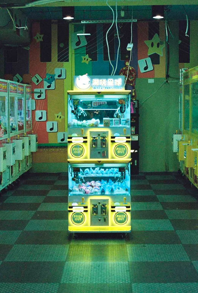 Raohe Street Night Market shot on Kodak Portra 800 with a Canon AE-1, developed at Austin Camera, by Jeremy Cantu