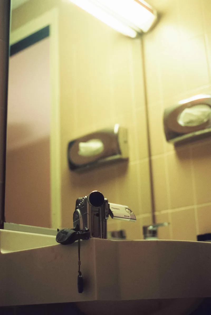 Old camcorder shot on Cinestill 400D with a Leica M6 TTL 0.85, developed at GrainyRoll, by 400grains