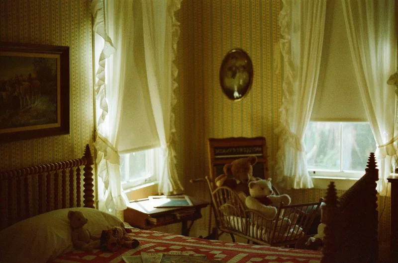 Stagecoach Inn shot on Agfa Agfa Color 400 with a Nikkormat FT3, developed at Dexter’s Camera, by Brickxbronson