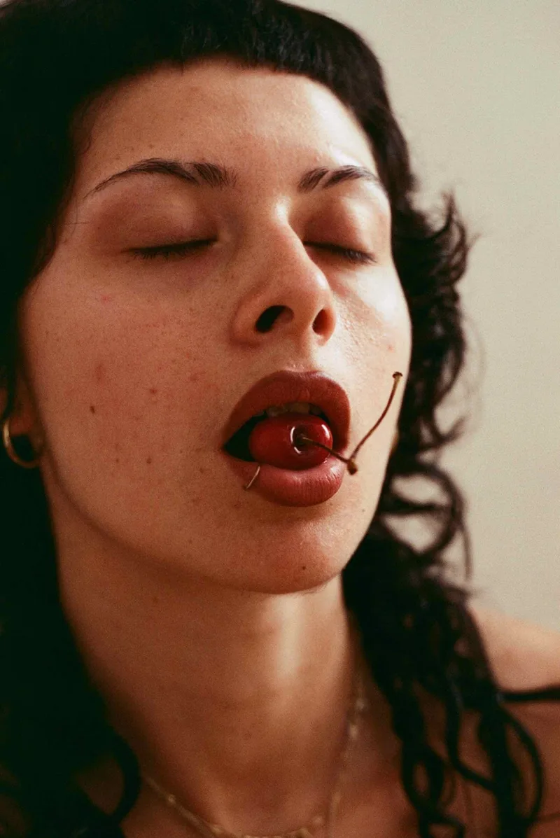 Cherry pie shot on Dubblefilm Treat with a Yashica FX-3, developed at La Peliculera, by Vanessa