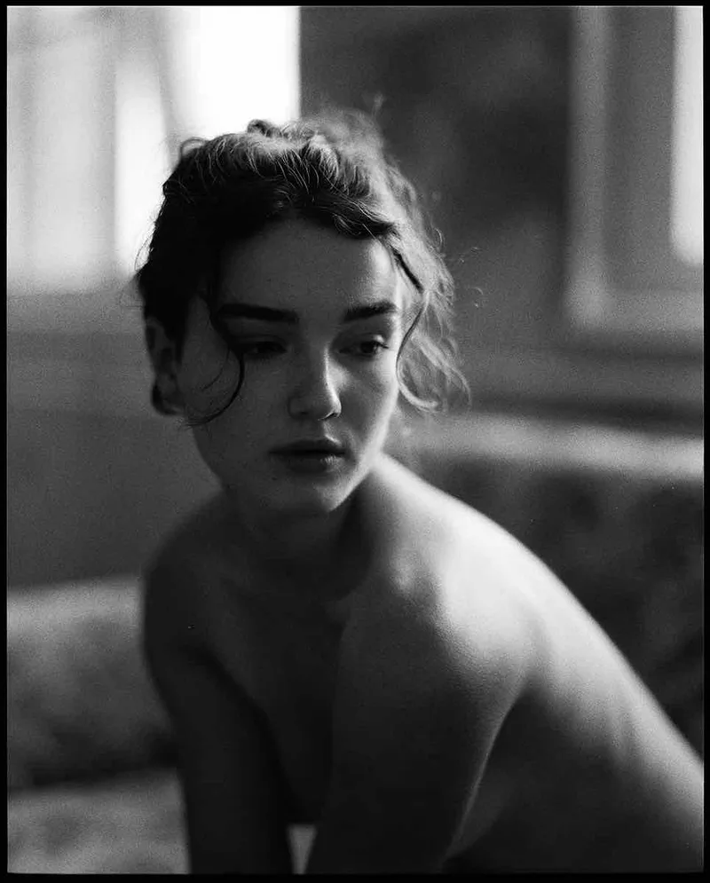 Anne shot on Kodak T-Max 400 with a Pentax 67 II, by Anna Försterling