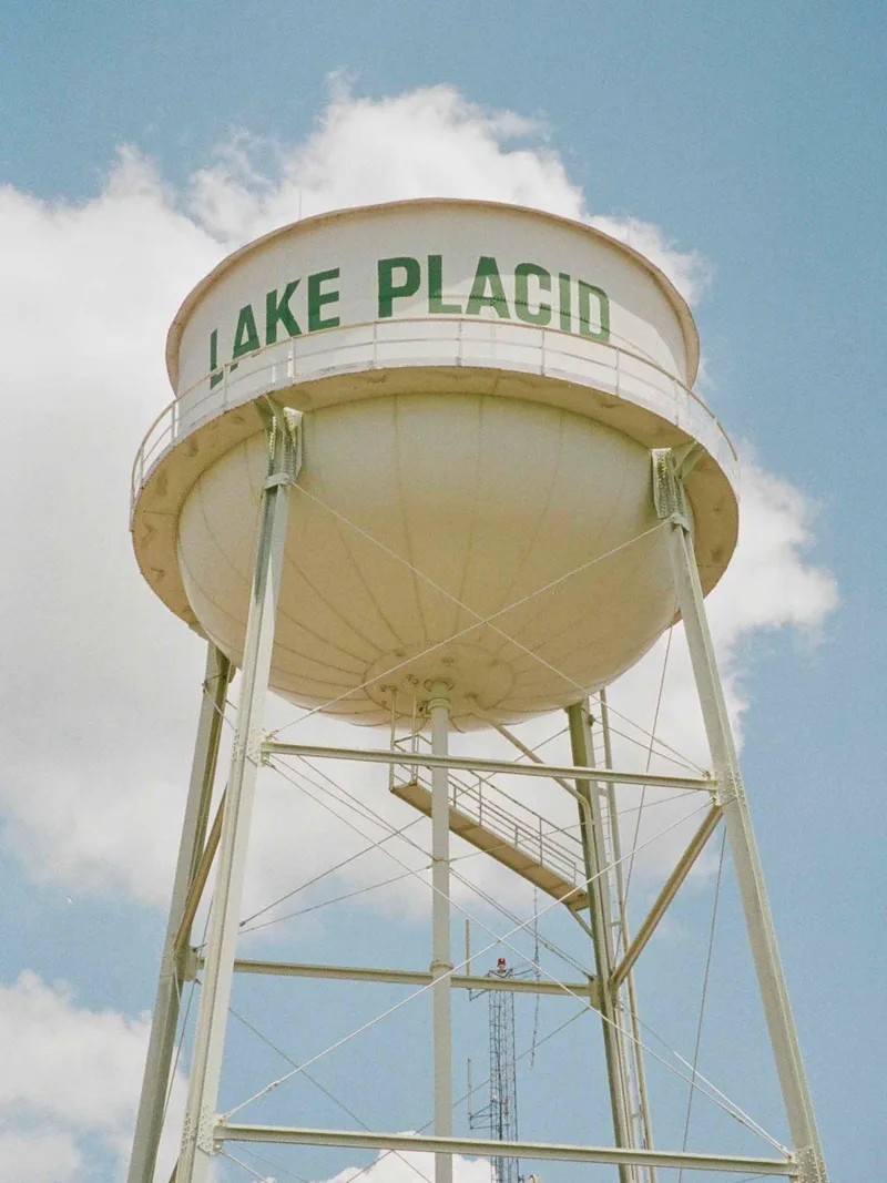 Lake Placid, FL shot on Fujifilm 400 with a Olympus Stylus 120, developed at 60 Minute Photo Lab, by Jesse